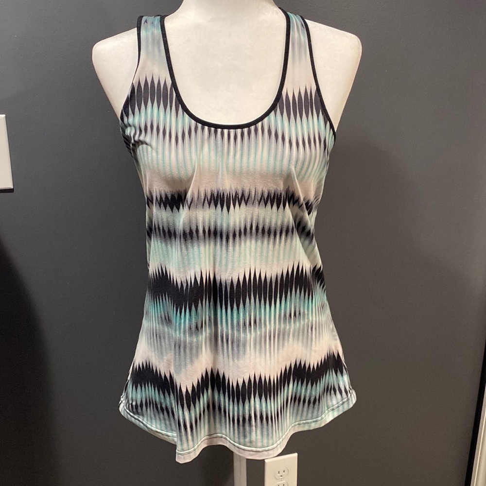 Woman’s workout tank top size small